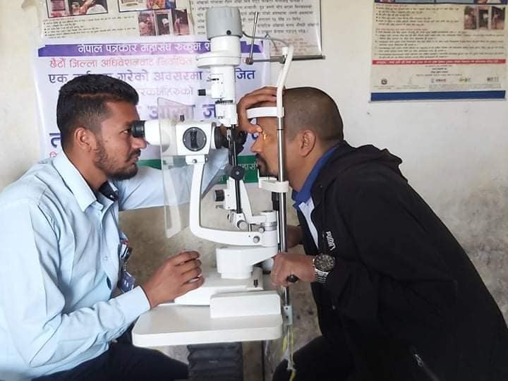 अधिकांश पत्रकारमा दृष्टिदोष